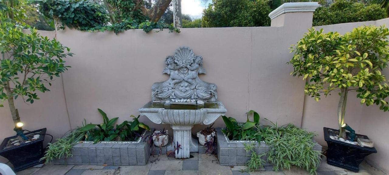 Roosboom Guest Apartments Somerset West Buitenkant foto
