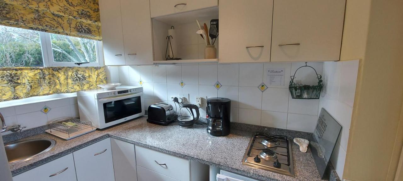 Roosboom Guest Apartments Somerset West Buitenkant foto