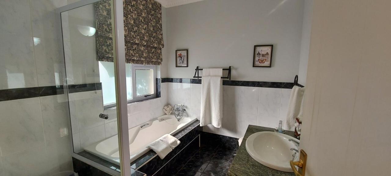 Roosboom Guest Apartments Somerset West Buitenkant foto